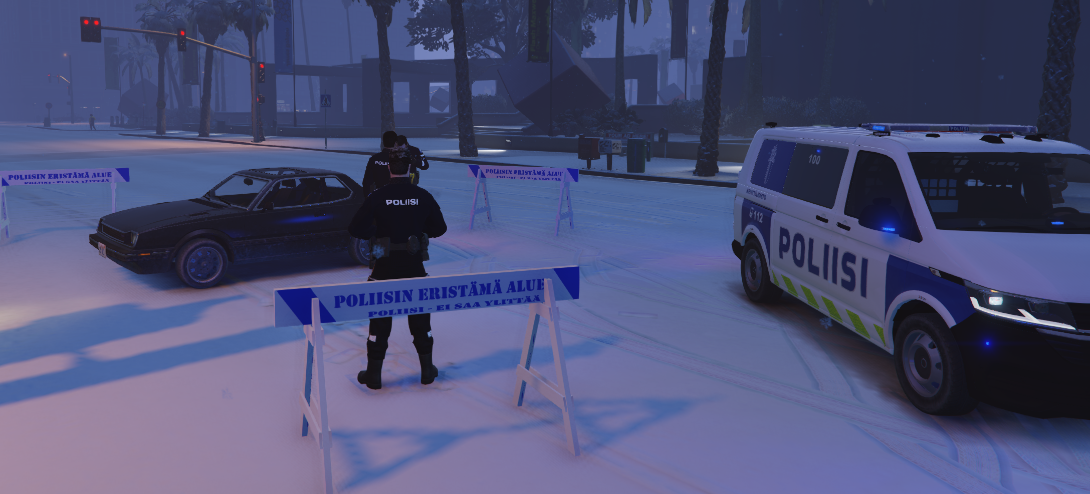 Epäilyttävä auto keskellä Helsingin katua